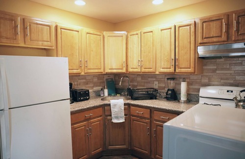 Arverne Apartment | Spacious Rockaway Retreat Surf & WFH-Ready3-BR apartment in charming Queens