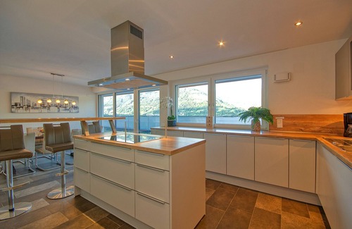 Zell am See Apartment | Spacious roof-top terraces overlooking the Zeller lake