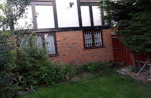 Chadwell House | Spacious room in a shared house