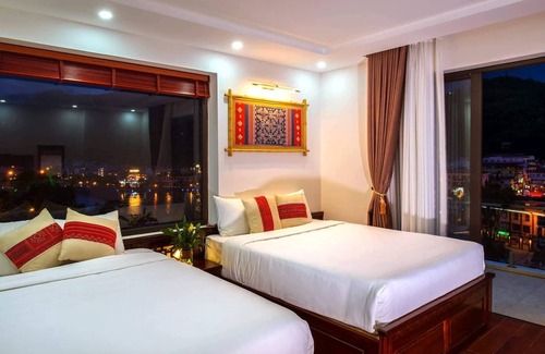 Sa Pa Hotel | Spacious room with 2 queen beds and large balcony in Sapa Town