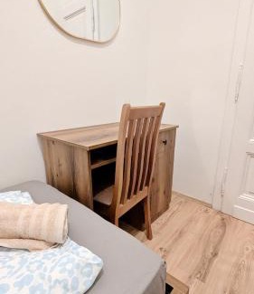 Erdberg House | Spacious Rooms - 15 Min from Airport & City Center, 5 Min from Vienna Main-Bus Station EZ 42