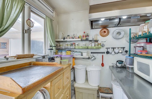 Bristol House | Spacious Round Pond House w/On-Site Trail Access!