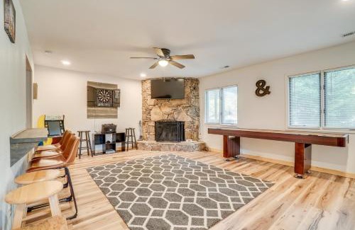 Helen Apartment | Spacious Rustic Helen Abode about half Mi From Tubing!