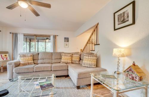 Helen Apartment | Spacious Rustic Helen Abode about half Mi From Tubing!