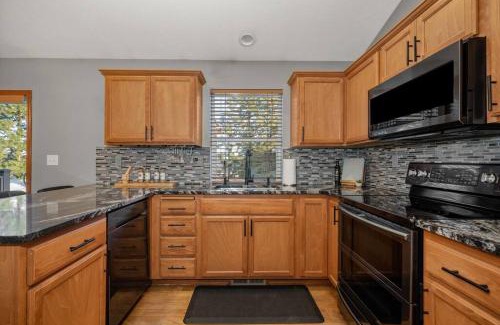 Spokane House | Spacious Rustic House