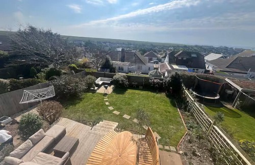 Brighton House | Spacious Saltdean Seaside Home| Ample Free Parking| Pass The Keys