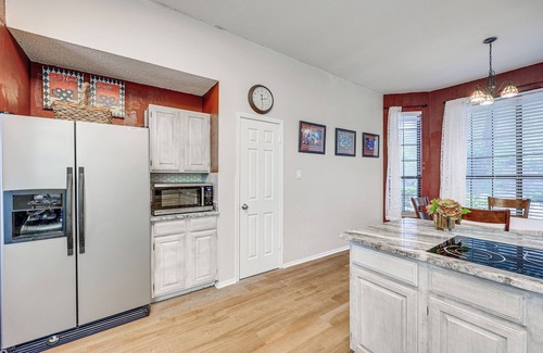 North San Antonio - SAT House | Spacious San Antonio Home: Google Fiber, Game Room
