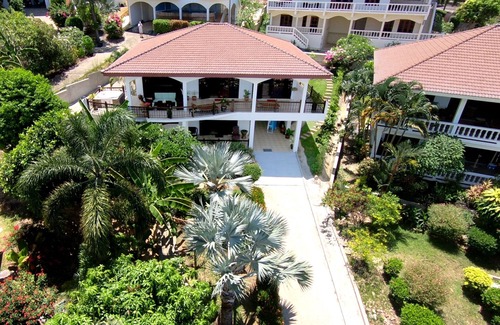 Ko Lanta Apartment | Spacious Sea View Villa with Jacuzzi and pool shared
