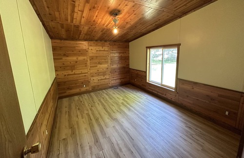 Cass Lake House | Spacious seasonal home on 1.5 acres. Near Hwy 2 between Bemidji & Cass Lake.