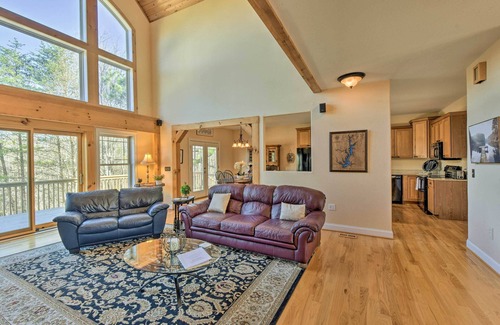 Seneca House | Spacious Seneca House ~ 7 Mi to Lake Keowee!