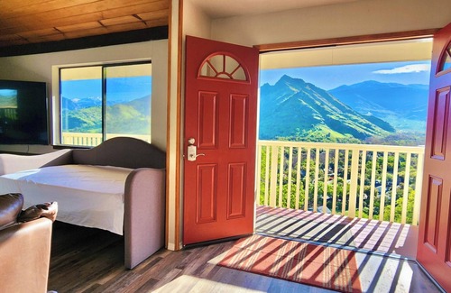 Three Rivers House | Spacious Sequoia Park 5 bed 3 bath house w/AC & WIFI in charming Three Rivers