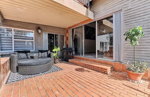 Woodmead House | Spacious & Serene 4 Bed House in Sandton