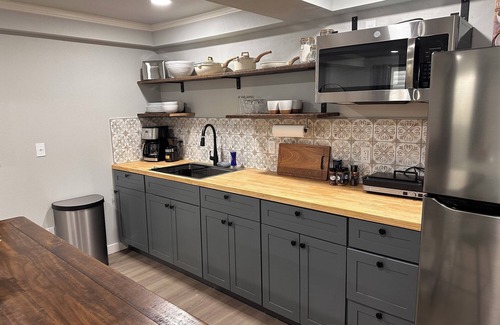 Moscow Apartment | Spacious & Serene Studio in Historic Moscow, Idaho