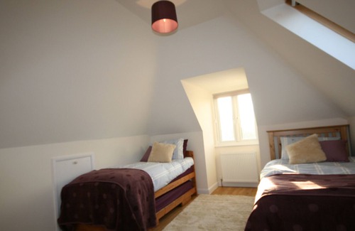 Aylesbury Apartment | SPACIOUS SERVICED APARTMENT 2 BEDROOMS & 2 BATHROOMS IN THE HEART OF AYLESBURY.