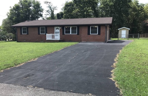 Cleveland House | Spacious Single-family King w/Big Shaded Yard