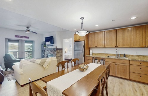 Silvercreek Condo | Spacious ski in/out condo w/shared pool, hot tub, great views & location