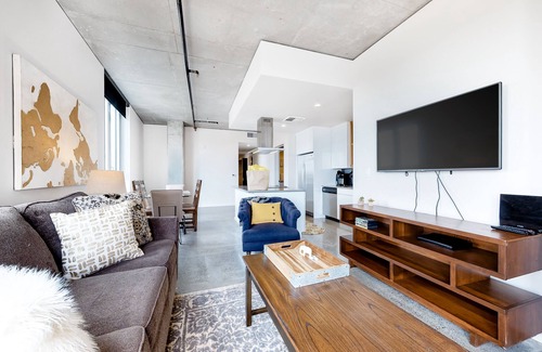 Uptown Condo | Spacious & Sleek Condo with WiFi in the Heart of Alphabet District