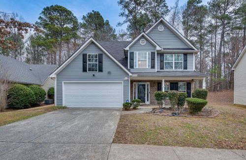 Snellville House | Spacious Snellville Home with Yard 28 Mi to Atlanta