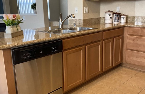 Reno House | Spacious South Reno home with Pool and Hot Tub 3/2.5