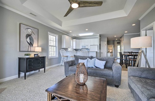 St. James Condo | Spacious Southport Condo w/Balcony!
