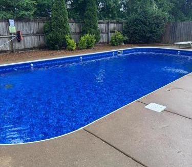 Olive Branch House | Spacious, State Line, Private Pool with king Beds