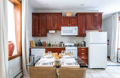Downtown Apartment | Spacious Stay Downtown New Haven