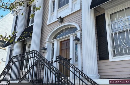 Downtown Apartment | Spacious Stay Downtown New Haven