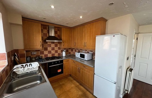 Luton House | Spacious Stays Luton