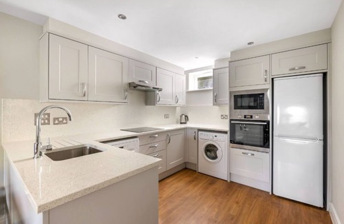 Thurnham Apartment | Spacious Studio | 12th Century Resort | Sleeps 2