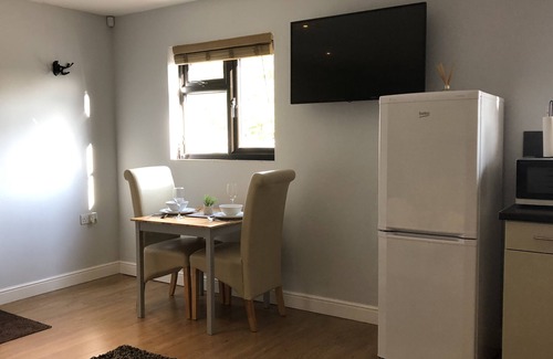 Bury St Edmunds Apartment | Spacious Studio Apartment