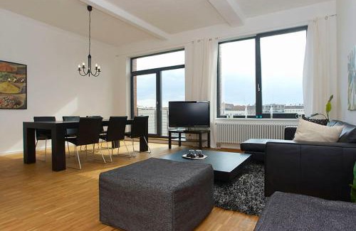 Friedrichshain-Kreuzberg Apartment | Spacious Studio Apartment Friedrichshain