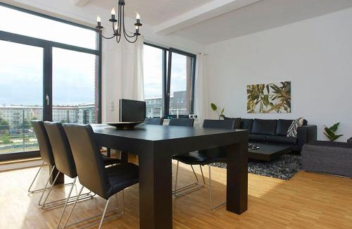 Friedrichshain-Kreuzberg Apartment | Spacious Studio Apartment Friedrichshain
