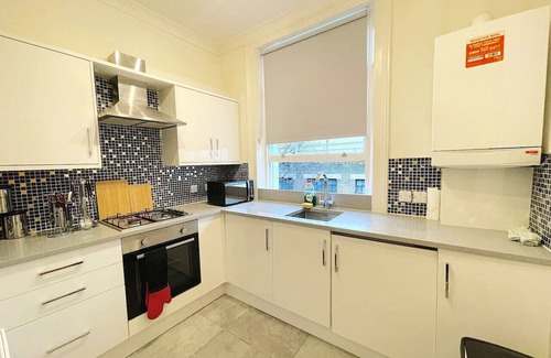 Angel Apartment | Spacious Studio Apartment Between Kings Cross & Angel
