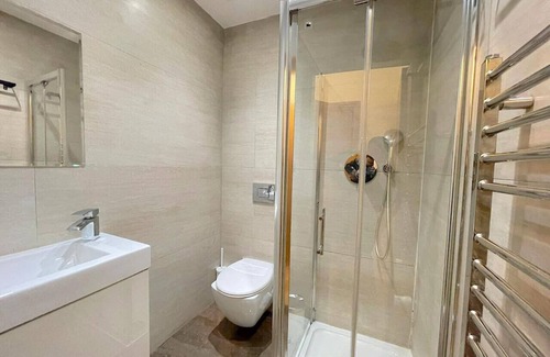 Angel Apartment | Spacious Studio Apartment Between Kings Cross & Angel
