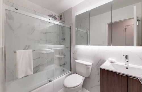 Battery Park City Apartment | Spacious Studio in Battery Park City