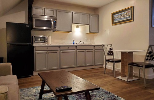 West Ashley Apartment | Spacious Studio in Forested Neighborhood, Quiet and Cozy