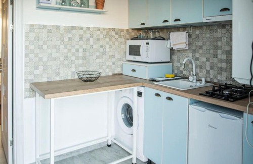 Navodari House | Spacious studio near lake