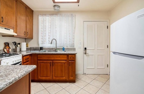 Ontario Apartment | Spacious Studio Retreat in Quiet Neighborhood with Self Check-In,Super Fast WiFi