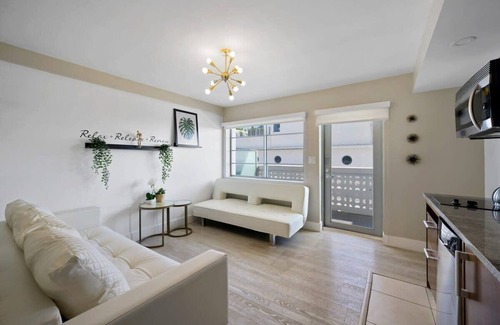 Miami Beach Condo | Spacious Studio - Roof Top Pool & Bar, South Beach