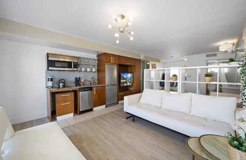 Miami Beach Condo | Spacious Studio - Roof Top Pool & Bar, South Beach