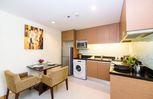 Bangkok Central Business District Hotel | SPACIOUS STUDIO SUKHUMVIT 2 NANA FREE WIFI KITCHEN