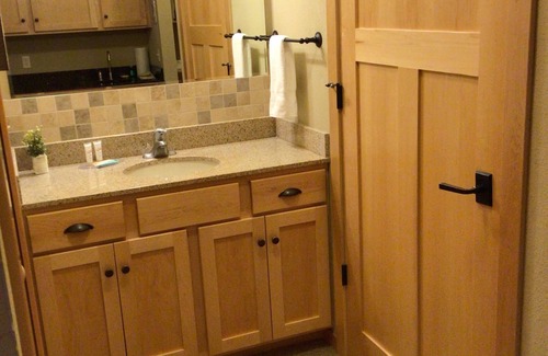 Three Lakes Apartment | Spacious Studio w/2 Queen Beds – Northernaire Resort Getaway in Three Lakes, WI