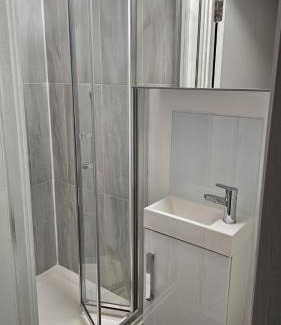 Kensal Green Apartment | Spacious Studio with Separate the Kitchen 4A