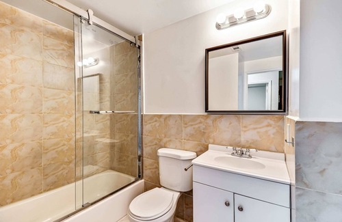 Chinatown Apartment | Spacious&stylish 2bd apt With Great Location!