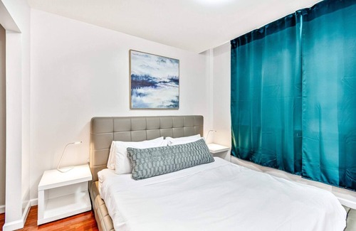 Chinatown Apartment | Spacious&stylish 2bd apt With Great Location!