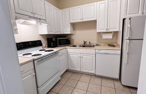 Elloree Apartment | Spacious Stylish One Bedroom Apartment