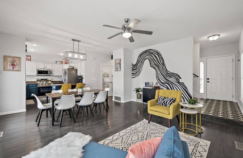 South Jordan House | Spacious, Stylish, & Perfect for Families! Centrally Located Near Everything!