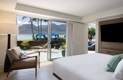 Nawiliwili Resort | Spacious Suite w/Private Lanai | Beachfront Retreat w/Airport Shuttle