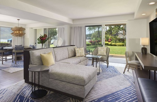 Nawiliwili Resort | Spacious Suite w/Private Lanai | Beachfront Retreat w/Airport Shuttle