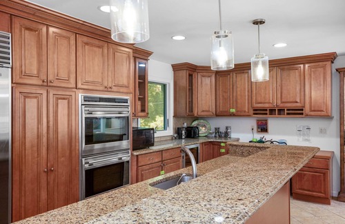 Town of North Castle House | Spacious & Sunny Single Family